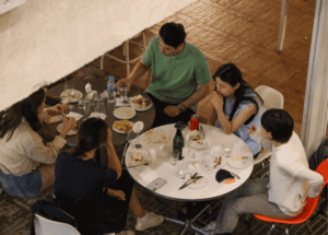 케이브하우스는 와인 기반 주류 제공 스테이크 카빙 퍼포먼스를 포함한 디너 케이터링이 함께 구성되어 참석자들에게 브랜드 품격에 걸맞은 경험을 전달했습니다.